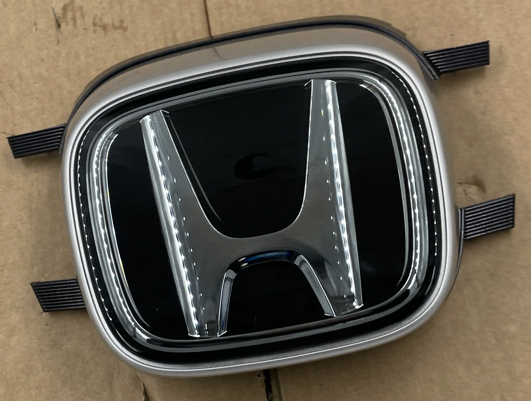 EMBLEM COMP., FR. (H) *NH | 71129SJAJ30ZA | honda car part