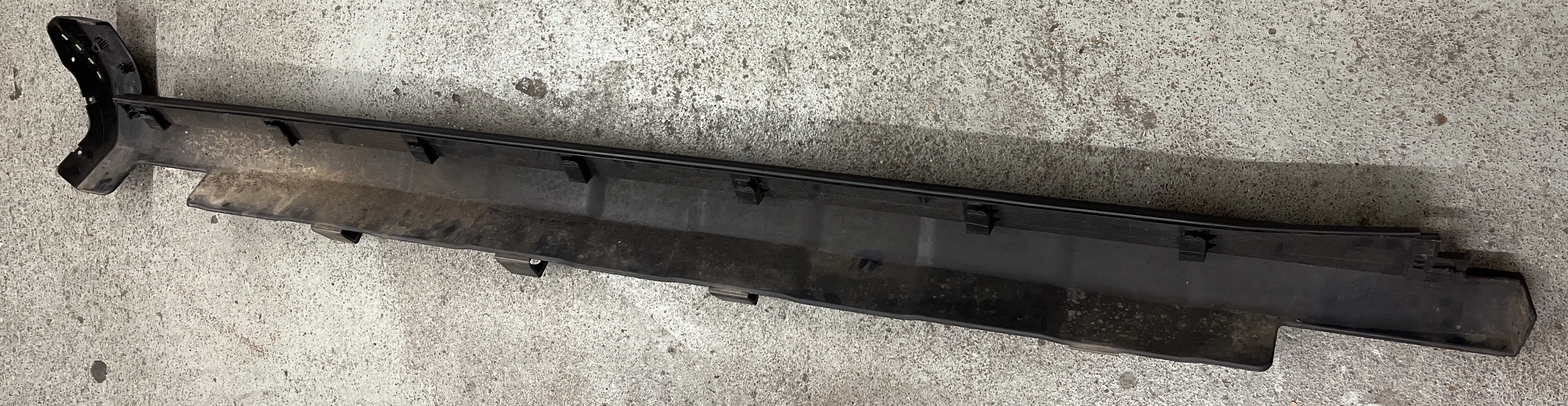 Honda CRV Right Hand Side Sill Garnish Assembly 71800-SWW-G01 - Image 2