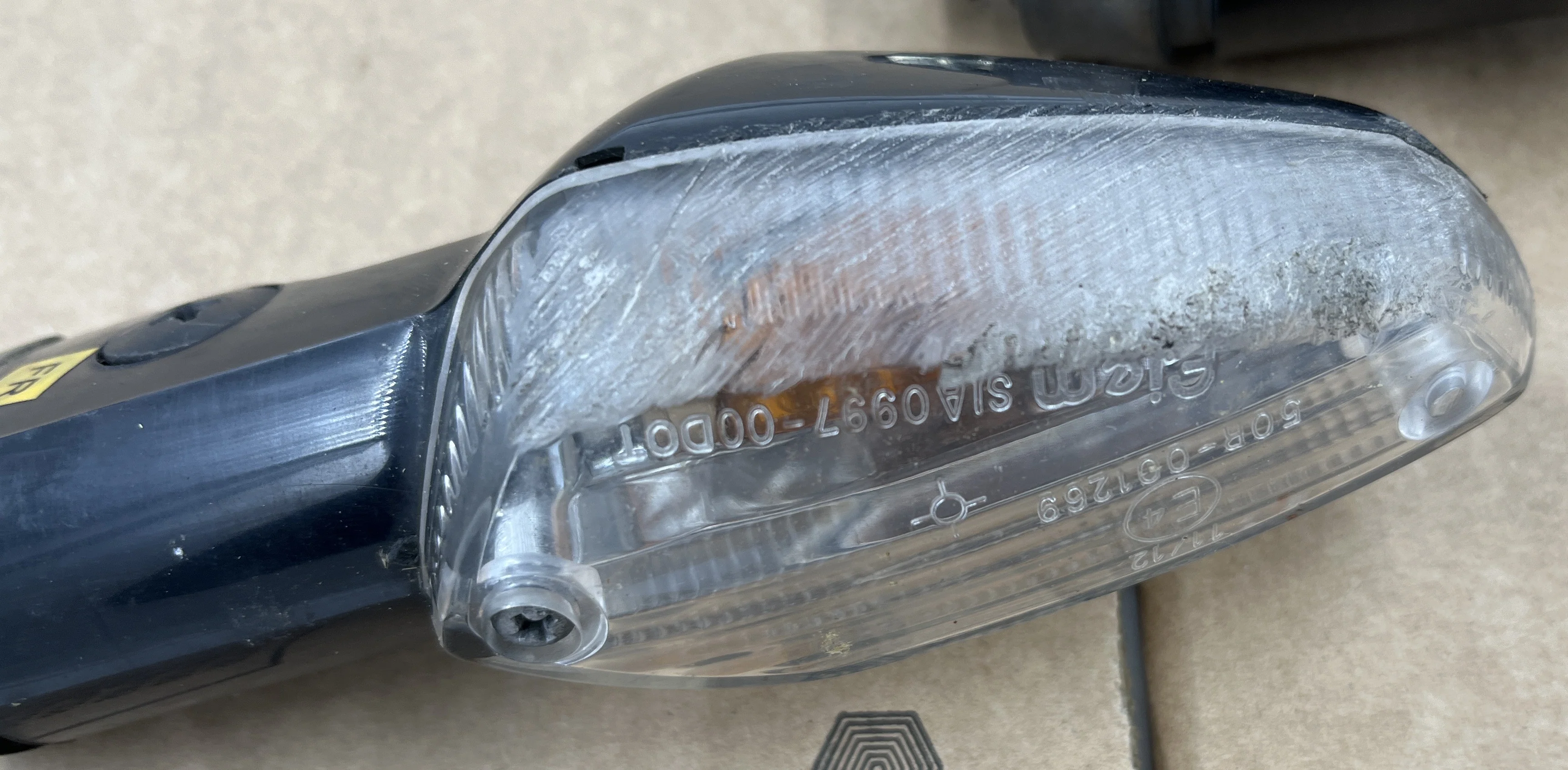 Honda CB & CBR Front Winker Assemblies 33400-KYJ-901 - Image 2