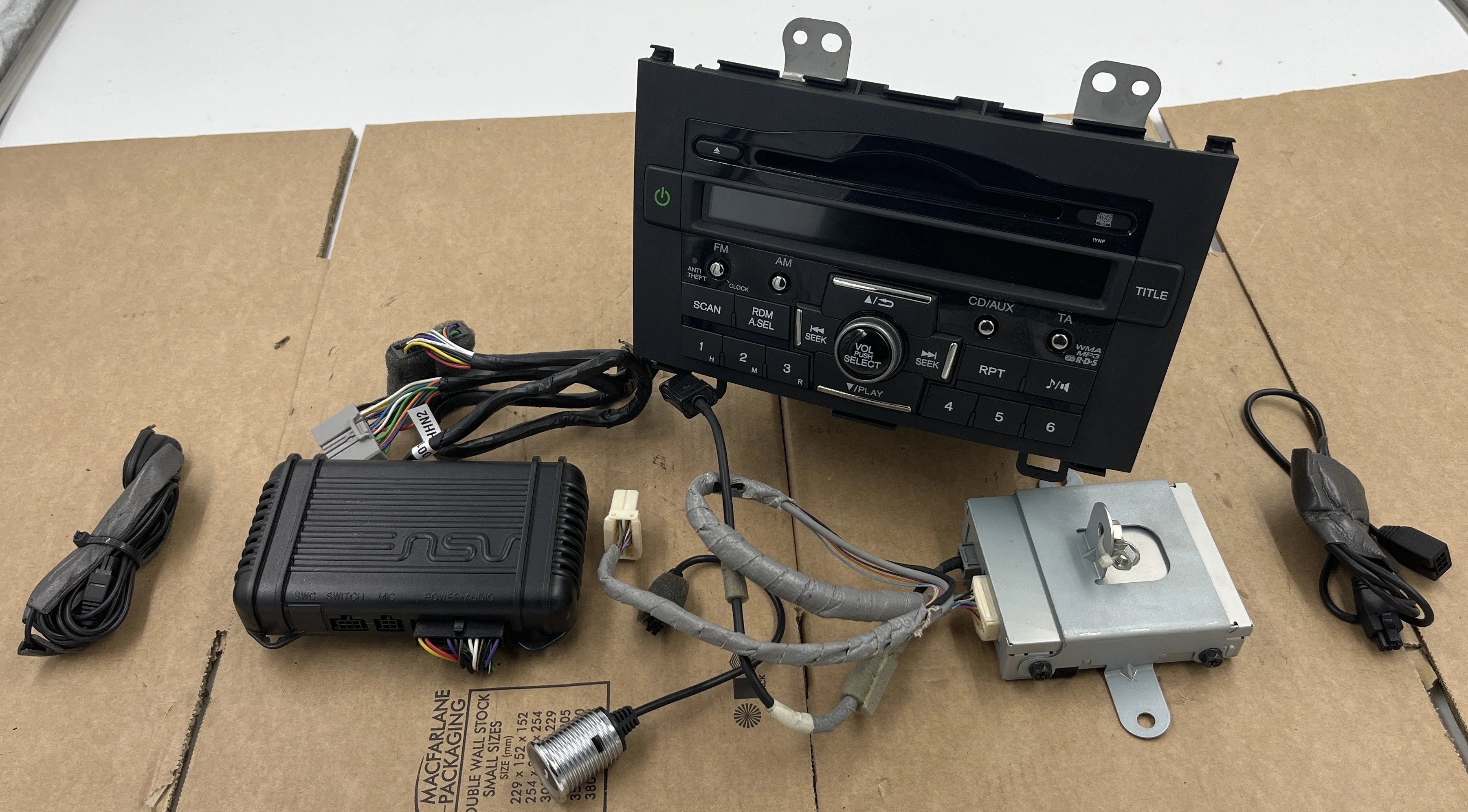 Honda CR-V Matsushita Auto Radio Tuner Assembly 39100-SWA-G01