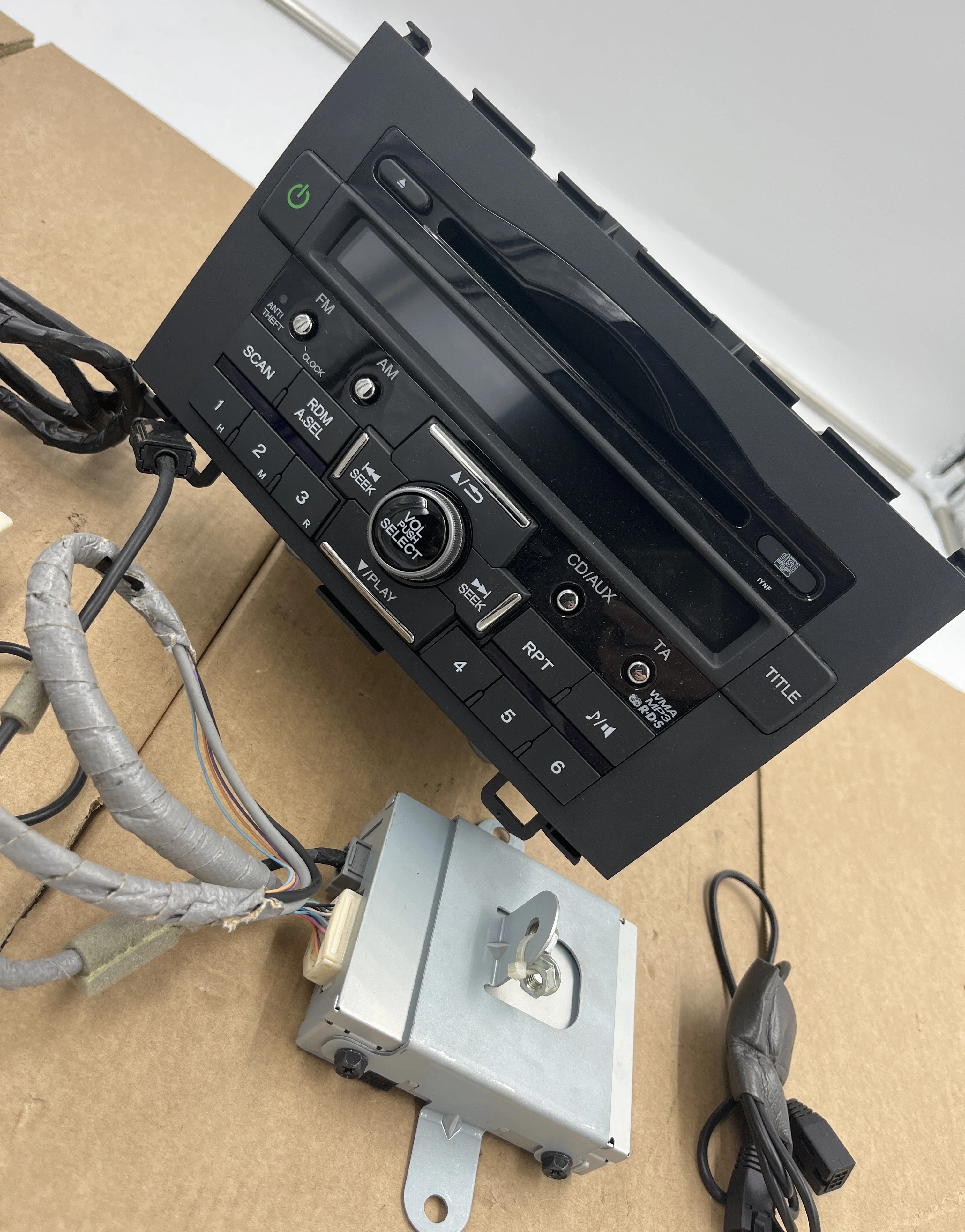 Honda CR-V Matsushita Auto Radio Tuner Assembly 39100-SWA-G01 - Image 2