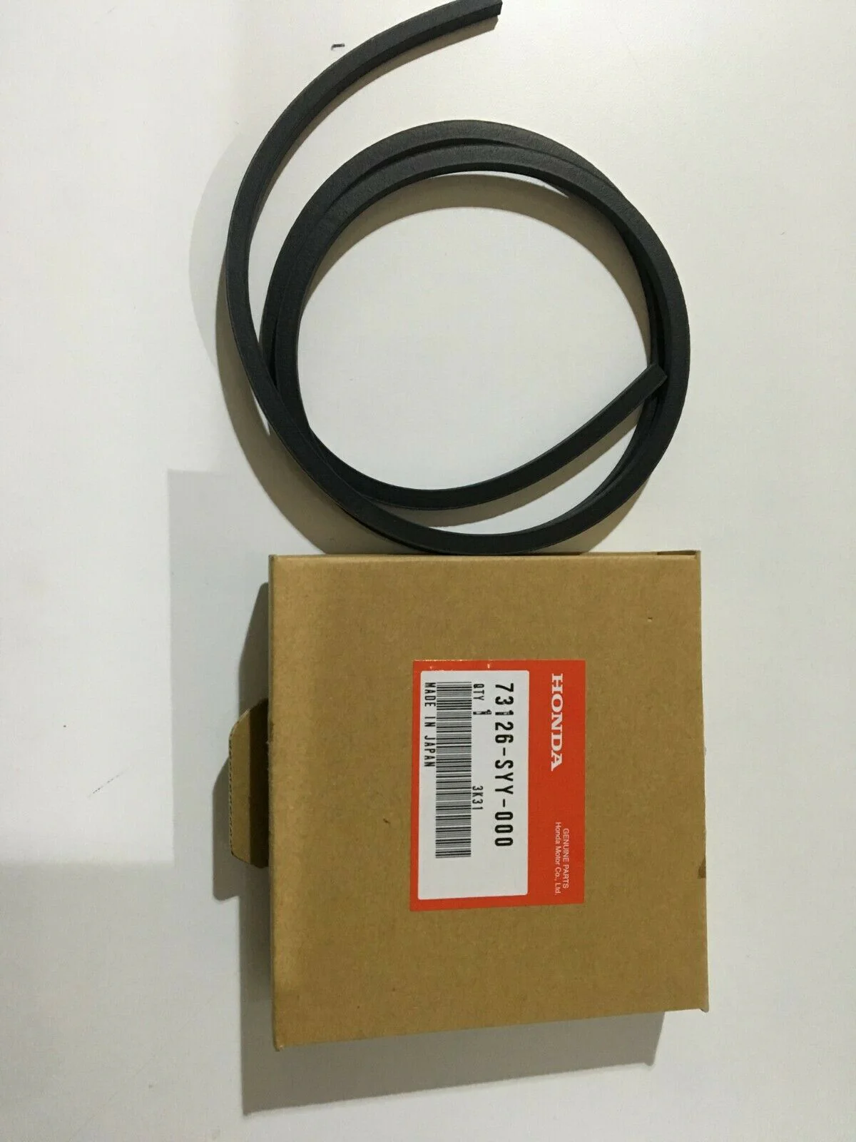 Honda Front Windshield Dam Rubber 73126SYY000
